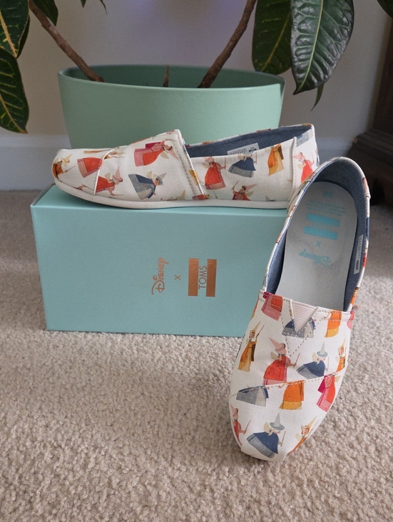 Toms Shoes - Disney Toms Women's Fairy Godmother Sleeping Beauty Slip-on Shoes Size 10